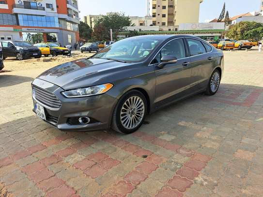 Ford Fusion Gris métallisé Berline image 3
