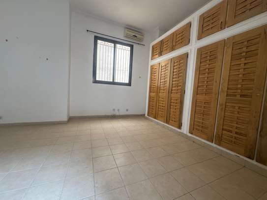 Villa F5 à louer au Almadie derrière Philippe Moris image 9