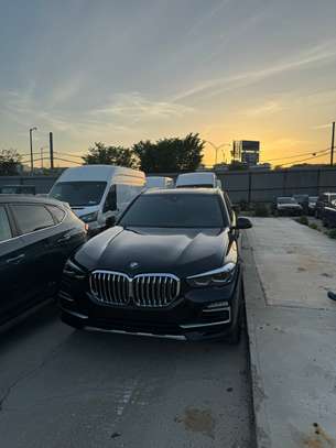 2020 BMW X5 40i Black on Black image 3