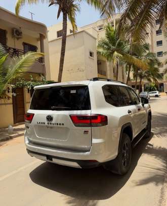 TOYOTA LAND CRUISER 300 GR Sport 2026 image 11