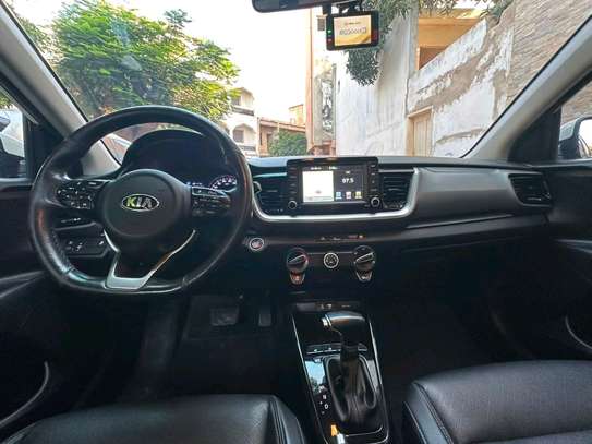 Kia stonic Année 2018 image 14