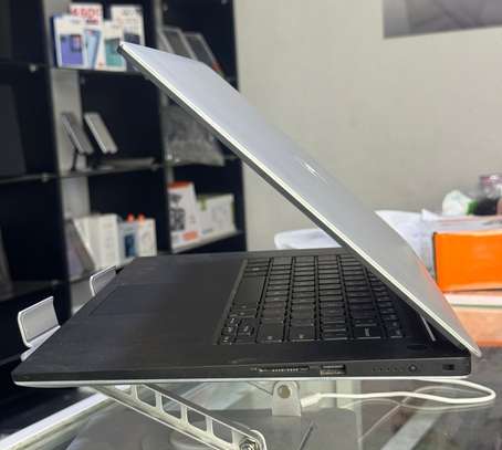 Dell xps 15 7590 image 2