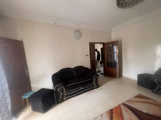 Jolie villa à vendre sur keur MASSAR unité 11 image 8