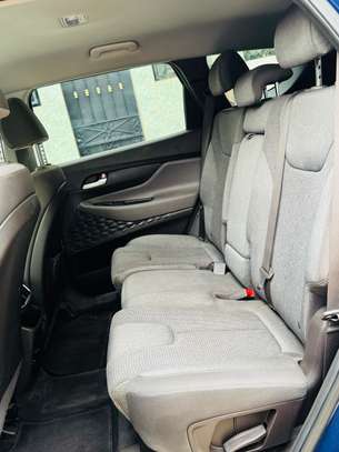 Hyundai Santafe 2019 image 5