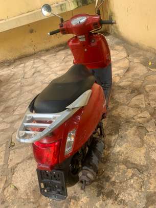 MOTO image 6