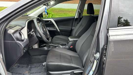 Toyota rav4 image 6