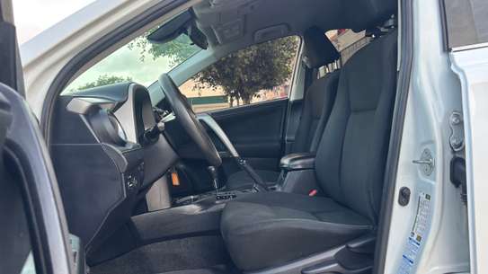 TOYOTA RAV4 2017 image 6