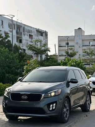 Kia Sorrento image 2