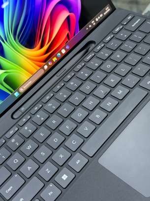 Surface Pro 11 avec stylet image 4