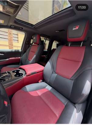 TOYOTA LAND CRUISER 300 GR Sport 2026 image 10