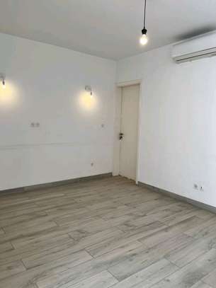 À louer, appartement neuf derrière boulangerie jaune image 7