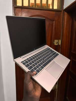 HP EliteBook 840 G7 image 2