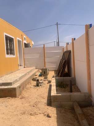 VILLA BASSE A LOUER A THIES  CITE DIOBASS image 12