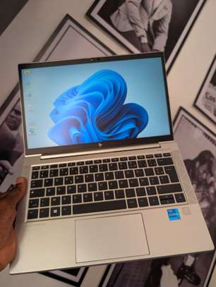 HP elitebook 830 g8 / i5 11th /256gb /16gb ram image 7