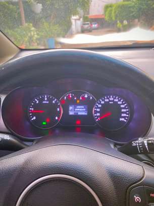 KIA Carens 2017 image 2