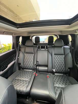 MITSUBISHI OUTLANDER image 9