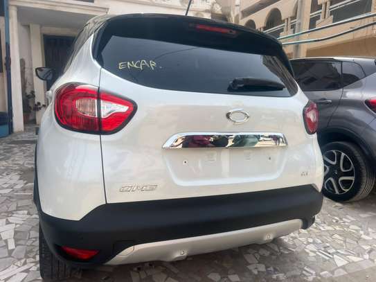 RENAULT QM3 2016/2017 image 10