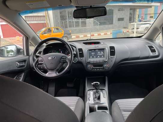 Kia Forte Berline Blanc Jantes Sport image 3