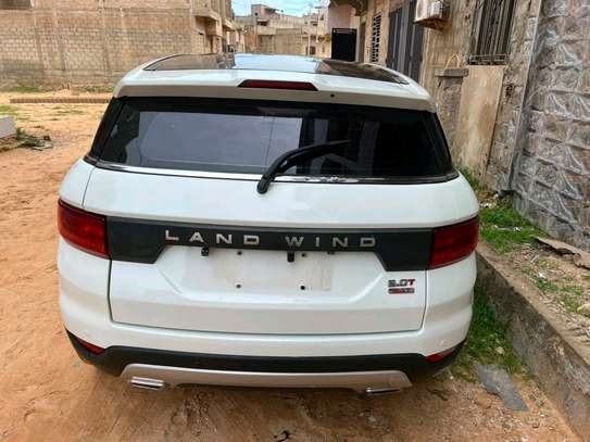 Land wind X7 image 2