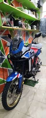 A vendre Honda Africa Twin 1100cm3  manuel image 6