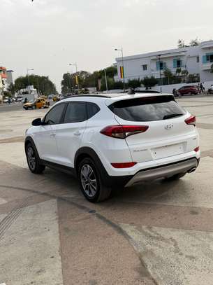 HYUNDAI TUCSON 2018 image 5