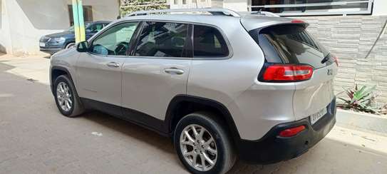 Jeep Cherokee bon état image 7