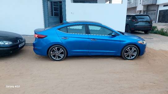 Hyundai Elantra Limited 2017 image 4