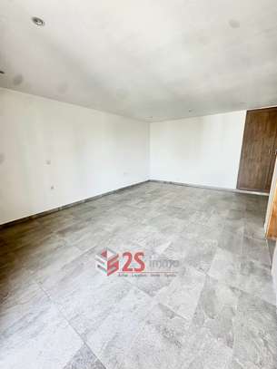 Duplex F4 à louer au Point E image 3