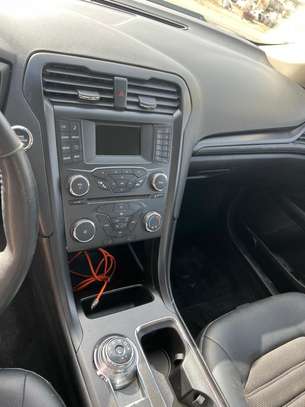 Ford fusion image 7