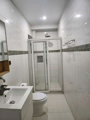 Appartement  standing f3 dont 3 pièces à keur Gorgui image 9