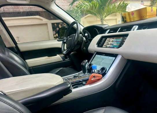 Range rover sport image 4