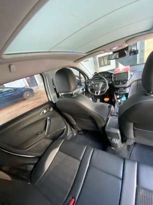 Peugeot 2008 image 4
