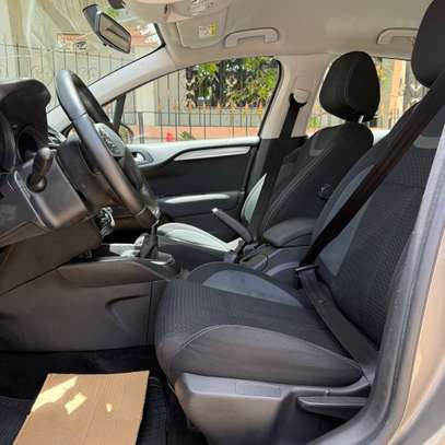 Citroën C4 diesel manuel année 2016 image 12