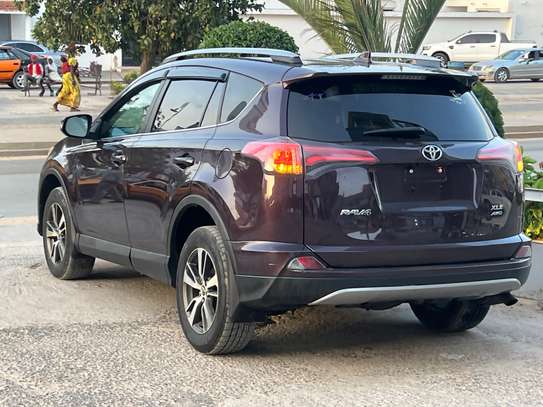 Toyota Rav4 Xle image 6