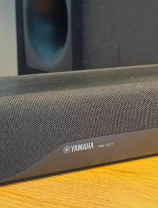 Barre de Son Yamaha YAS-207 – Son Immersif et Design Élégant image 5