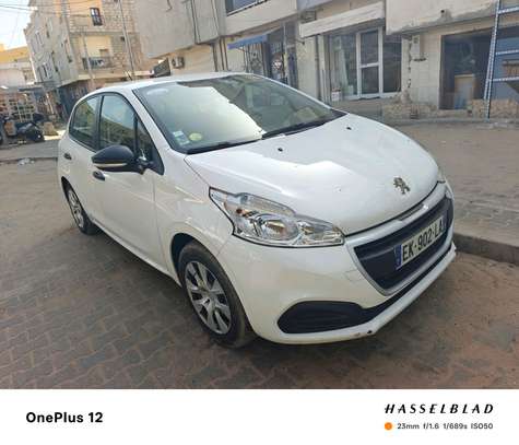 Peugeot 208 image 9
