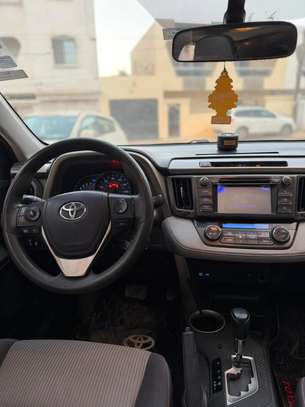 Toyota RAV4 image 4