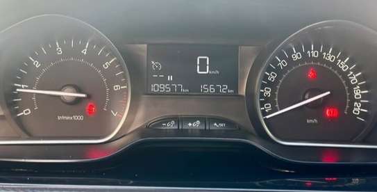 Peugeot 2008 a louer image 4