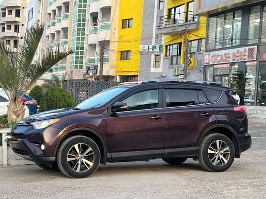 Toyota Rav4 Xle image 2