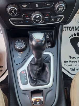Jeep cherokee image 8