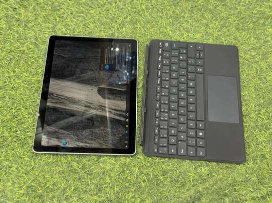 Microsoft Surface Go image 5