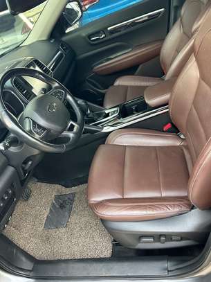 Renault QM6 4x4 diesel full options image 11
