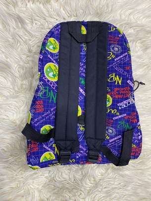 Eastpak sac à dos bleu motifs multicolores standard image 3