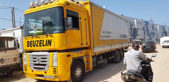 Renault magnume 26 tone 2012 image 5