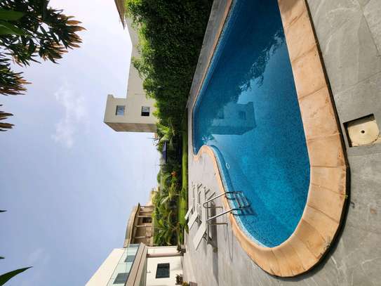 Très belle villa avec piscine et jardin image 2