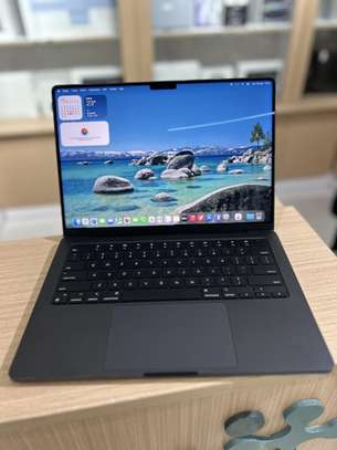 MacBook Pro 2023 14 Pouces - M3 Pro | 18GB RAM | 512 image 3