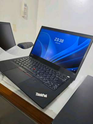 Lenovo Thinkpad T494s image 5