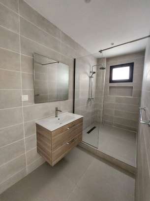Appartement neuf f4 de 3 chambres et salon aux Almadies image 3