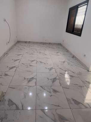 Joli studio au RDC  Mermoz image 9