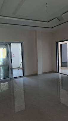 Appartement moderne lumineux avec cuisine équipée image 4